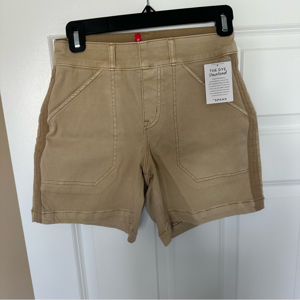 NWT SPANX Beige Twill Shorts for Women. Elastic waist. 6”inseam. Size X-small - Picture 3 of 7